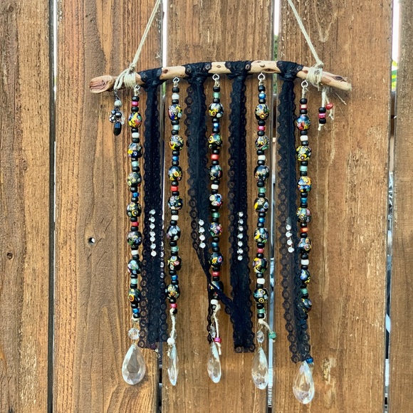 Driftwood Wind Chime Lace, Black Porcelain & Vintage Italian Chandelier Crystals - Picture 8 of 17